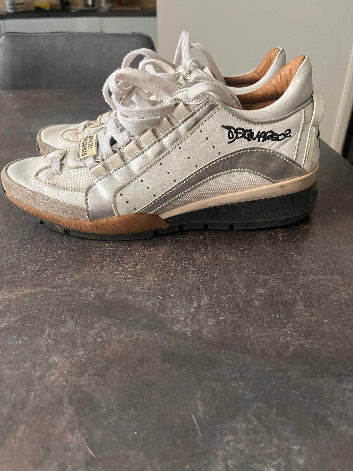 Dsquared2 Sneakers - Wit/Zilver met '1964' detail, Wit, Ophalen of Verzenden, Sneakers of Gympen, Gedragen