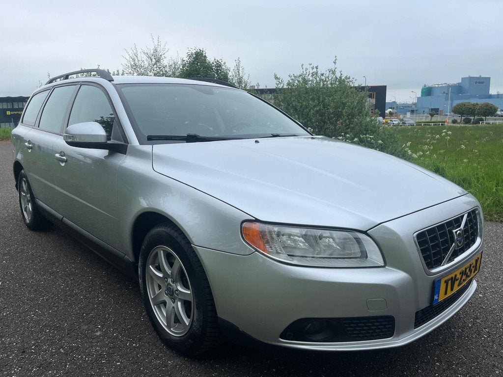Volvo V70 2.5T | Automaat | 200 PK Clima | Cruise | Trekhaak, Auto's, Volvo, 2521 cc, 93 €/maand, Euro 4, 750 kg