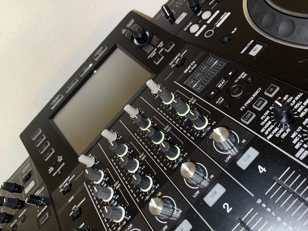 Foto 4 van Pioneer xdj xz all in one dj system with cover
