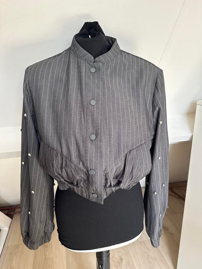 Stoere krijtstreep bomberjack met edgy details xs, Ophalen of Verzenden, Zo goed als nieuw, Maat 34 (XS) of kleiner, Grijs