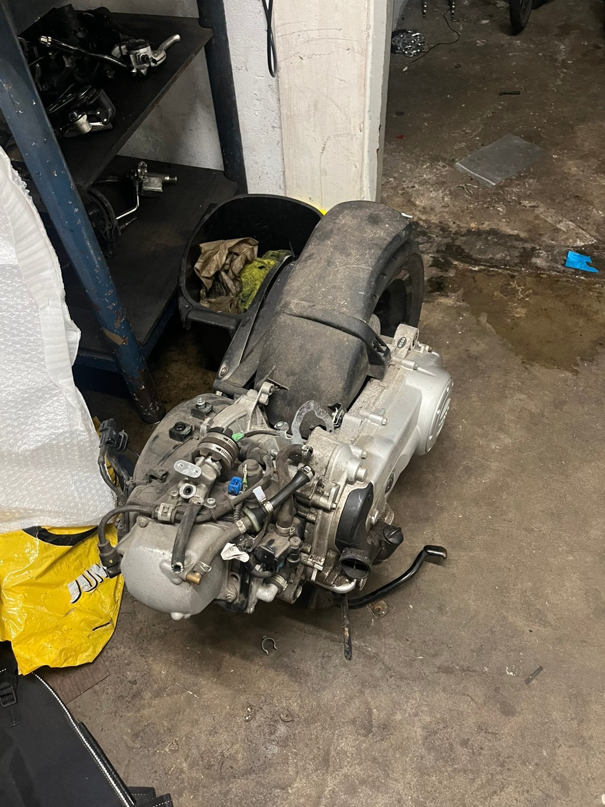 Vespa sprint e5 blok, Fietsen en Brommers, Brommeronderdelen | Scooters, Zo goed als nieuw, Vespa, Blok, Ophalen of Verzenden