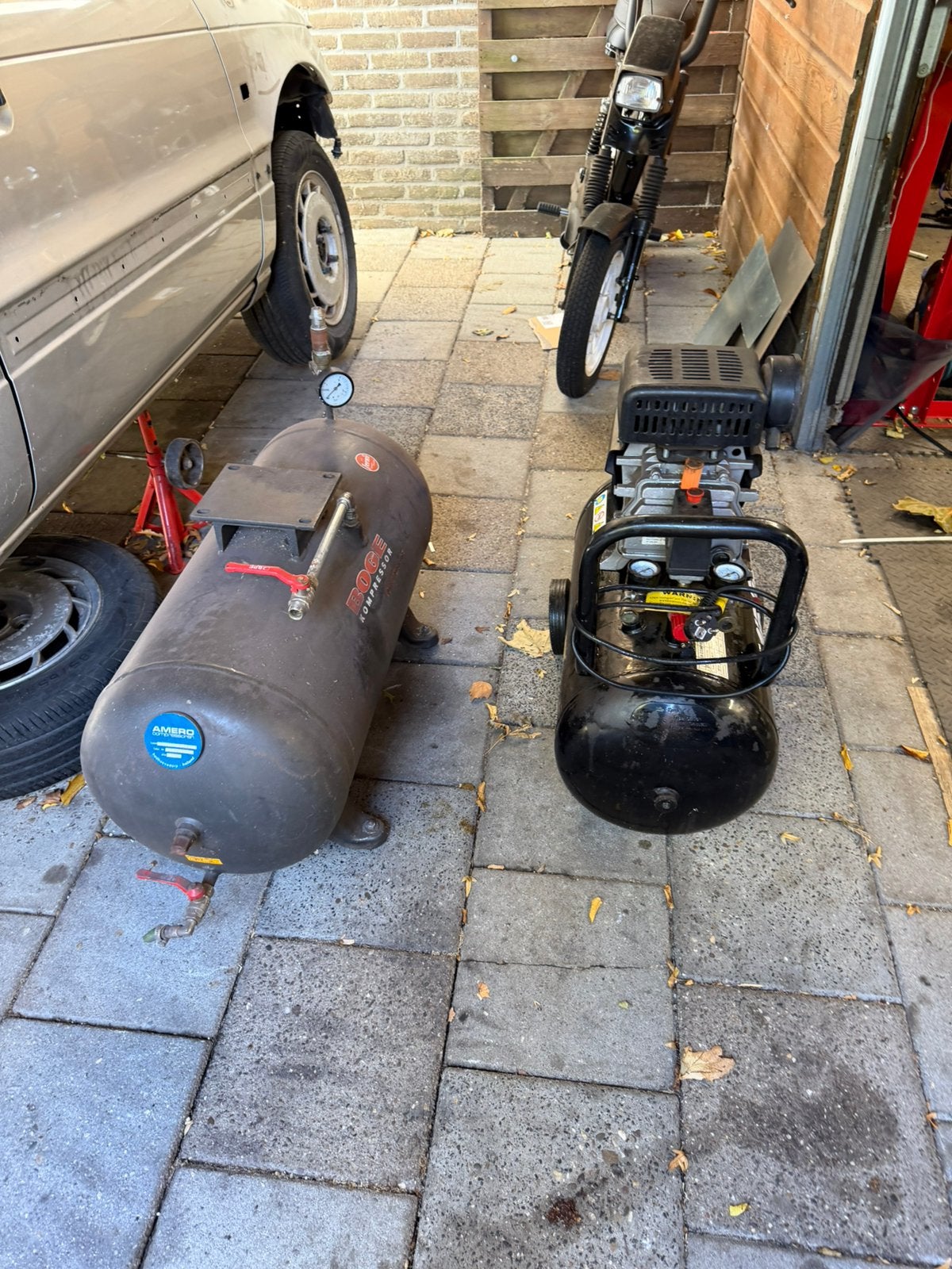 Te koop compressor 50 liter plus 80 liter, 25 tot 100 liter, Ophalen of Verzenden, Zo goed als nieuw, 200 tot 400 liter/min