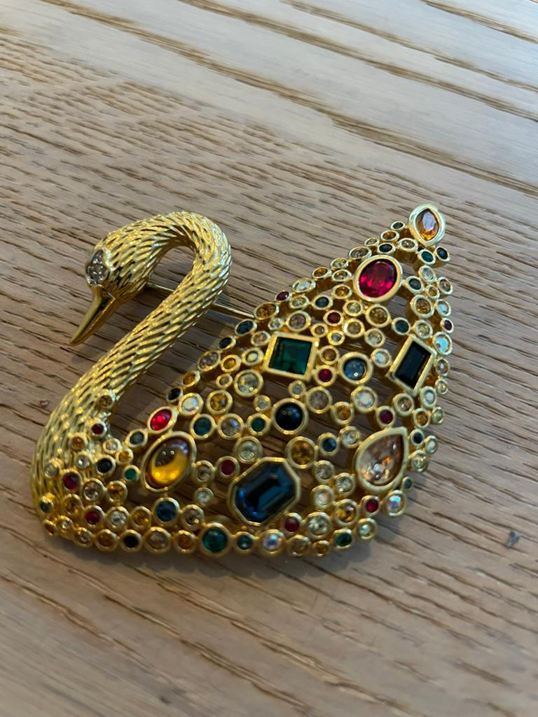 Swarowski broche, Sieraden, Tassen en Uiterlijk, Broches, Overige materialen, 4 tot 7 cm, Met edelsteen, Ophalen of Verzenden