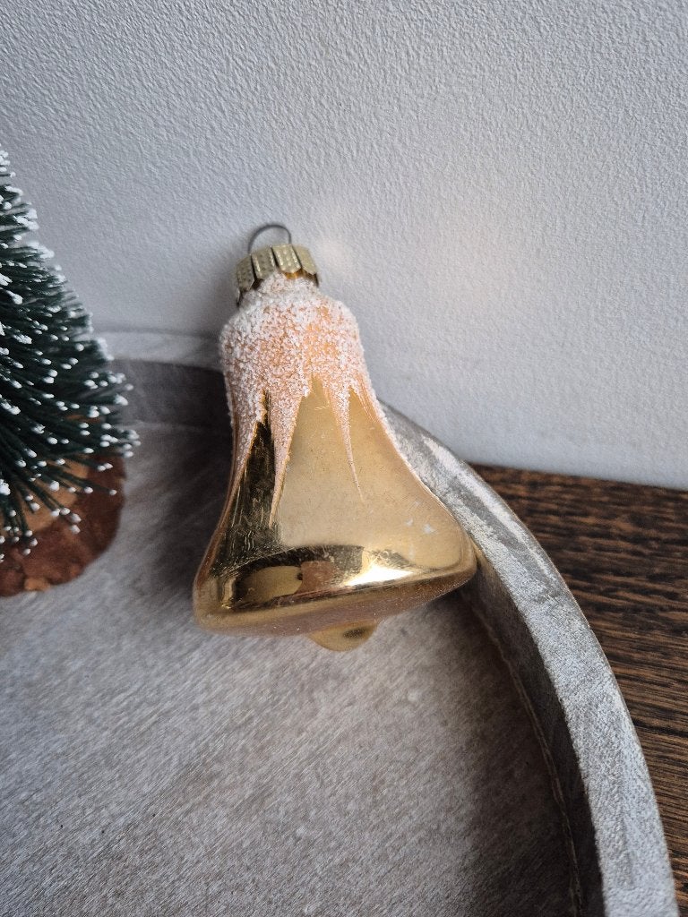 Vintage kerstbal klokje goud met sneeuwpunten 495, *, Gebruikt, *, Ophalen of Verzenden
