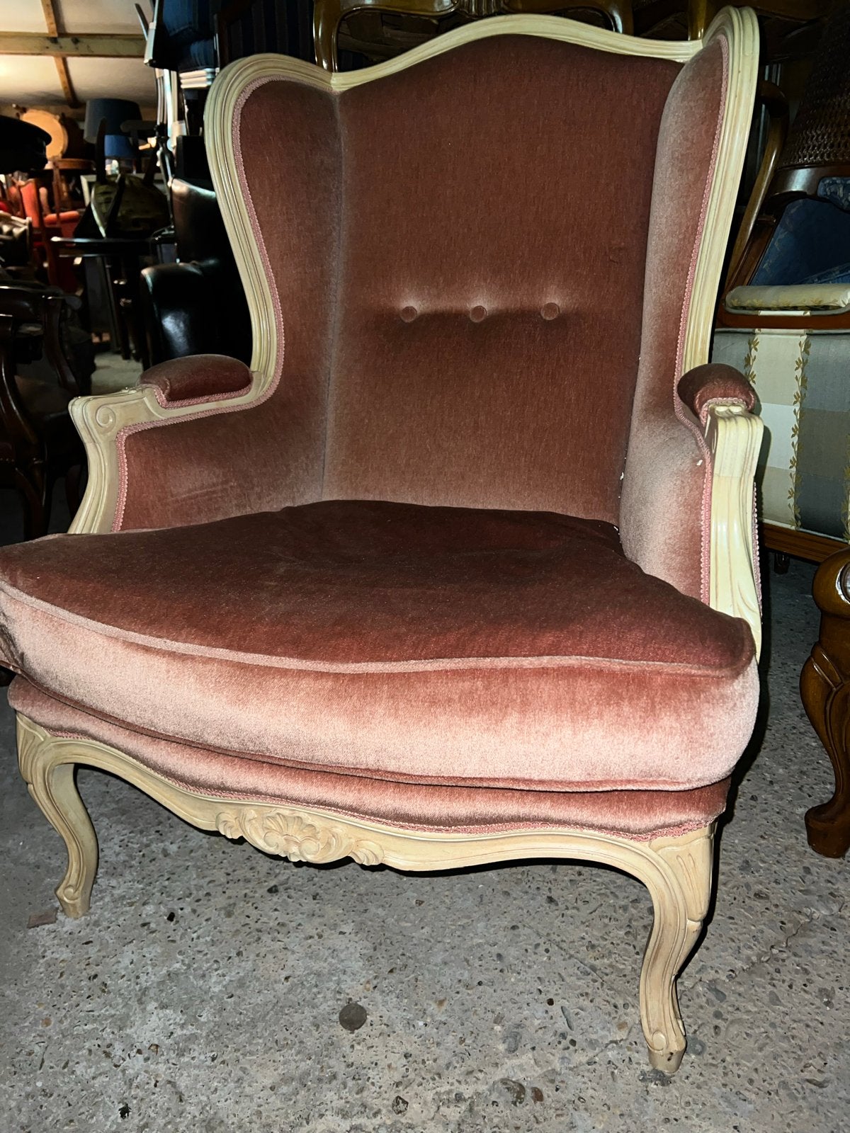 Magazijn Leegverkoop: Fauteuils en Meubels - Diverse Stijlen, Ophalen