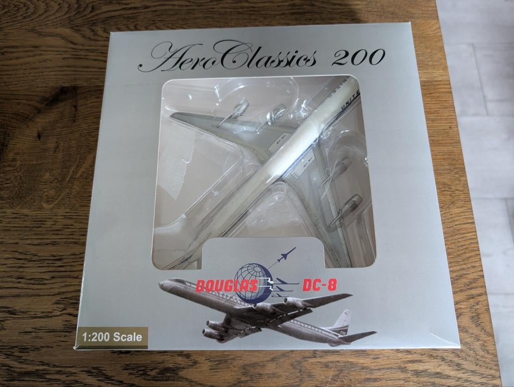 DC 8-61 United Airlines 1/200 Aero Classics die cast in OVP, Ophalen of Verzenden, Zo goed als nieuw, Schaalmodel