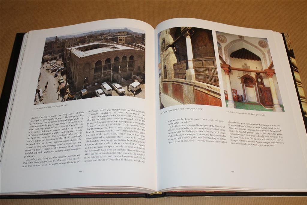 Arts of the City Victorious. Islamic Art and Architecture., Ophalen of Verzenden, Zo goed als nieuw, Overige onderwerpen