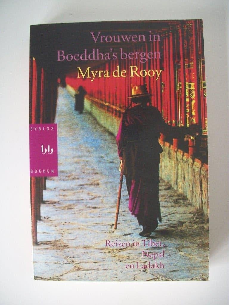 Vrouwen in Boeddha's bergen - Myra de Rooy - zgan  , Ophalen of Verzenden, Zo goed als nieuw, Myra de Rooy, Spiritualiteit algemeen