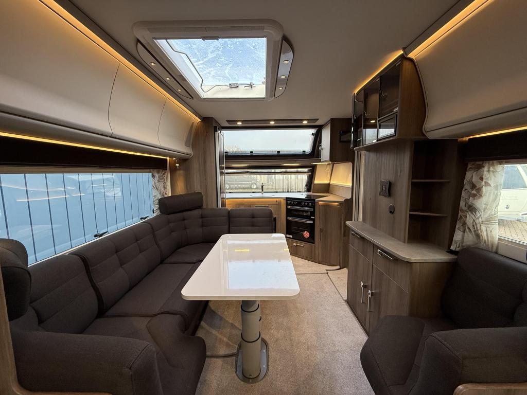 Kabe Royal 630 TDL FK, Caravans en Kamperen, Rondzit, Schokbreker, 7 tot 8 meter, Bedrijf