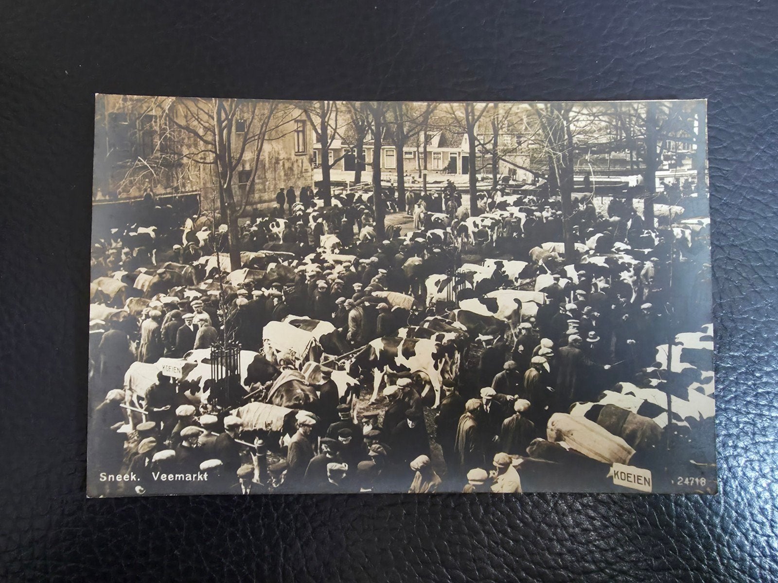 ansichtkaart Sneek veemarkt, Ophalen of Verzenden, 1940 tot 1960, Ongelopen, Friesland