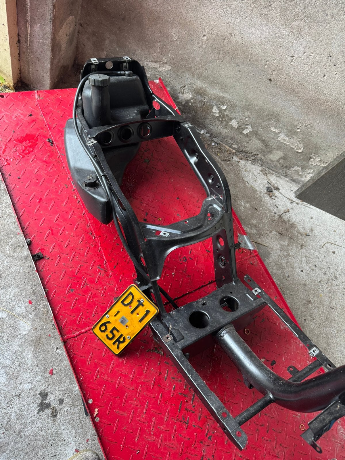 Piaggio zip 2005 frame brom kan omkeuren op A1 motorframe, Ophalen of Verzenden