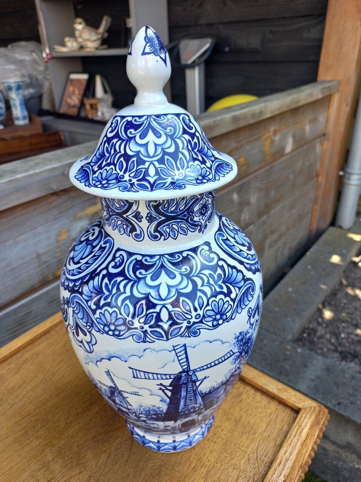 Prachtige Delfts Blauwe vaas met deksel - molenlandschap, Antiek en Kunst, Antiek | Vazen, Ophalen of Verzenden