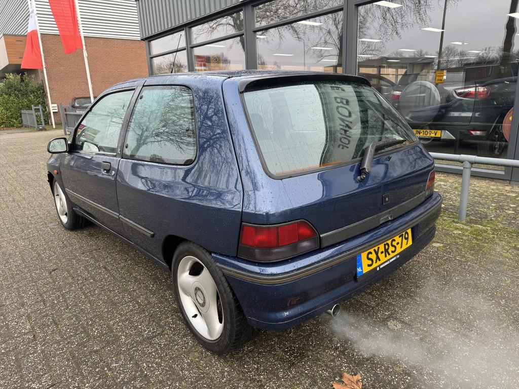 Renault Clio 1.8-16V (bj 1991), Auto's, Voorwielaandrijving, 135 pk, Bedrijf, Handgeschakeld
