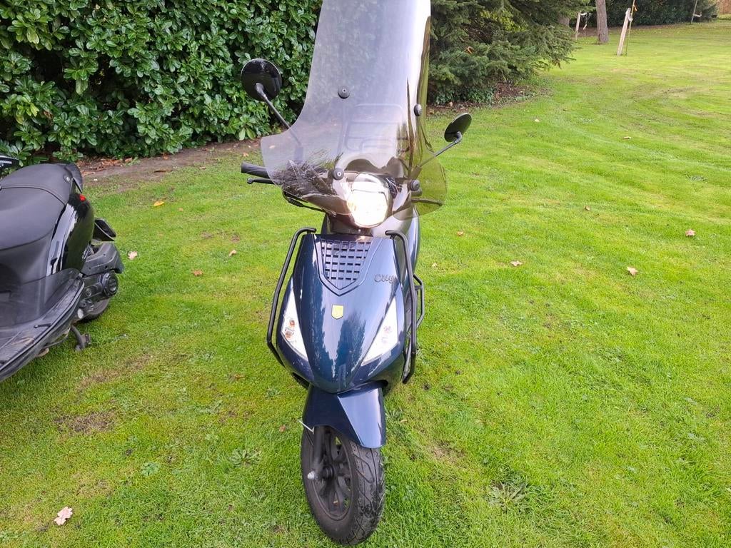 La Souris City Special Edition - donker blauw, Maximaal 45 km/u, 49 cc, Zo goed als nieuw, Benzine