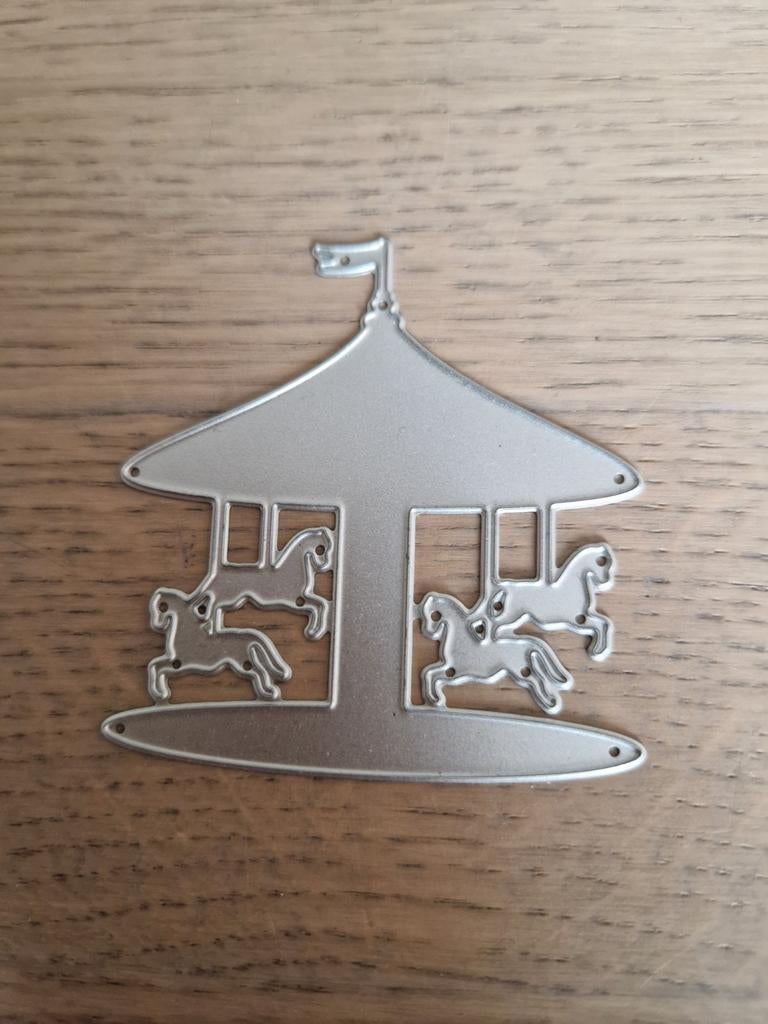 Snijmal Carrousel - Knutselmateriaal voor kaarten en meer, Hobby en Vrije tijd, Ophalen of Verzenden, Zo goed als nieuw