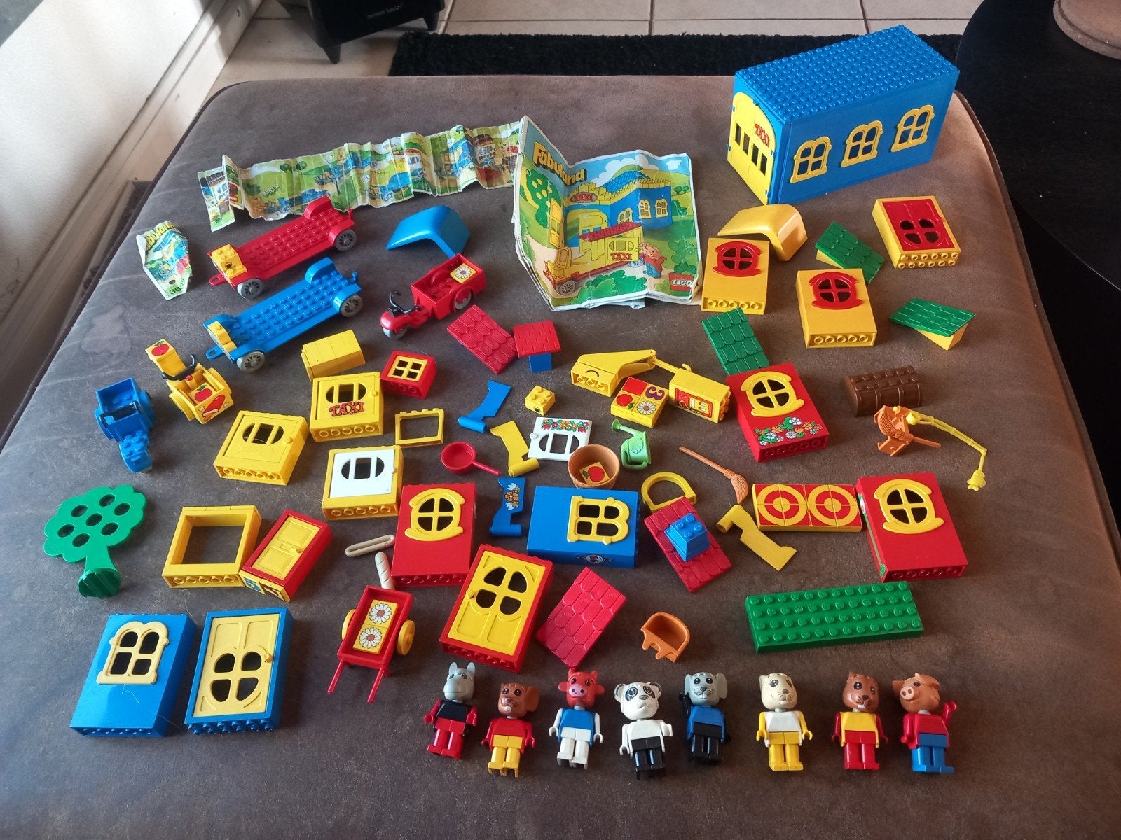 Grote set Lego fabuland met huisje en dieren, Gebruikt, Aastvej 1, 7190 Billund, Denmark, Ophalen of Verzenden, Support@lego.com