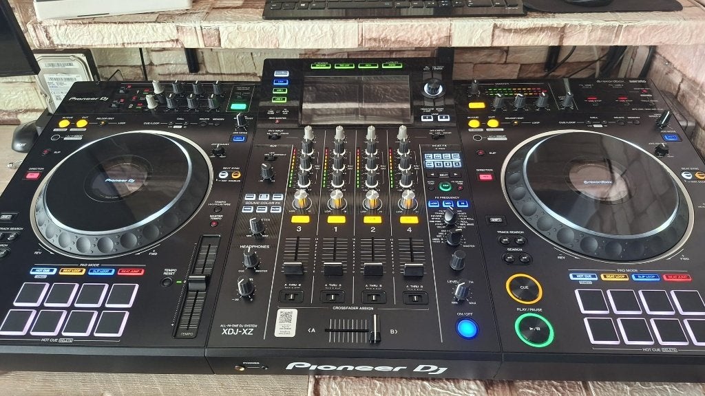 Pioneer XDJ-XZ DJ-Set Compleet + Flightcase & Stands, Muziek en Instrumenten, Dj-sets en Draaitafels, Ophalen, Zo goed als nieuw