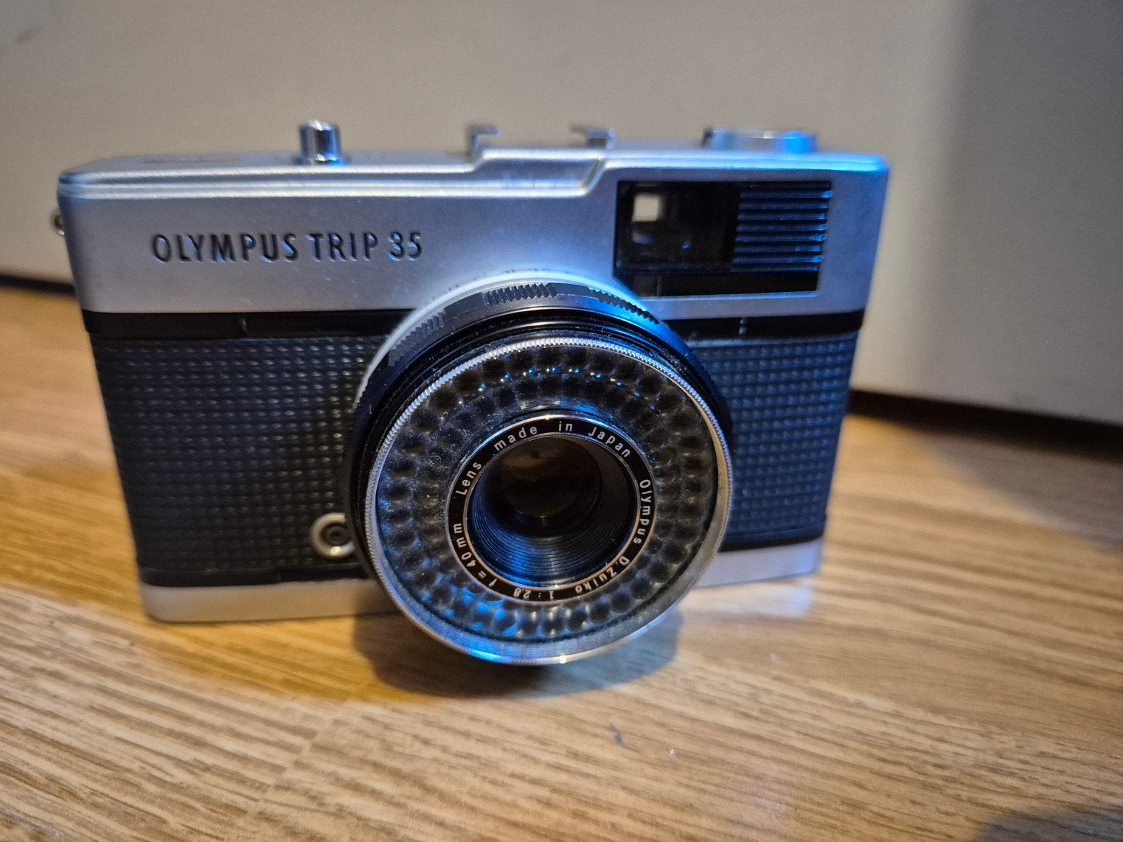 Olympus Trip 35 analoge camera met Agfa leren tas, Audio, Tv en Foto, Fotocamera's Analoog, Ophalen of Verzenden, Gebruikt, Compact