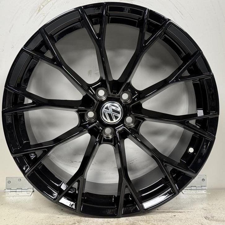 19" VW Warmenau Fits Golf/Caddy/Touran 5x112 et45 235/35/19, Banden en Velgen, Niet ingevuld, Nieuw, Ophalen of Verzenden