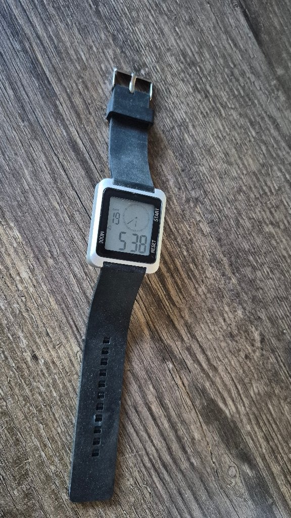 Sport Horloge, Gebruikt, Zwart, Ophalen of Verzenden, Waterdicht