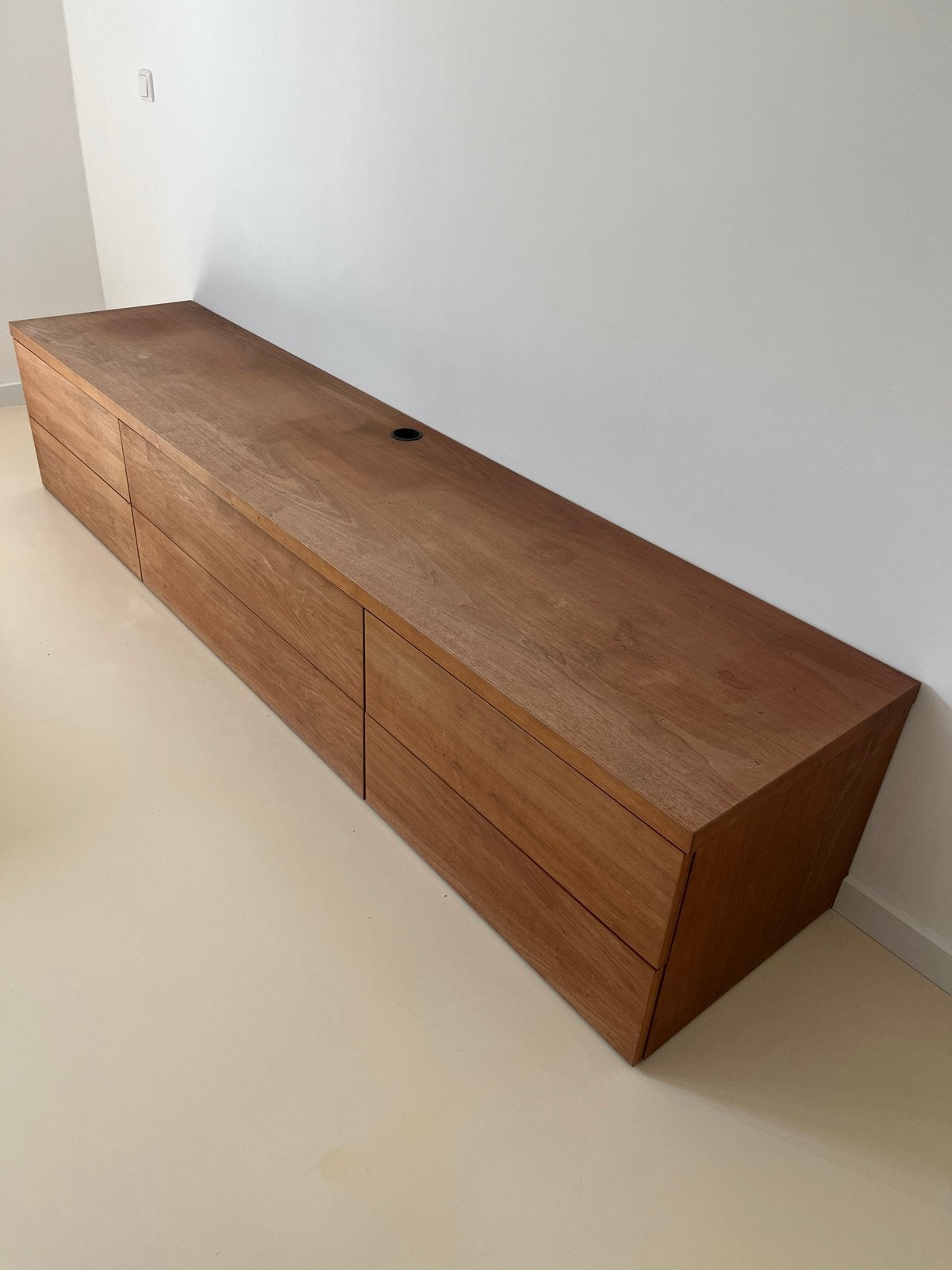 Zeer degelijk houten dressoir - 240,8x53x48 cm, Huis en Inrichting, Kasten | Dressoirs, Ophalen, Gebruikt, 200 cm of meer, Met lade(s)