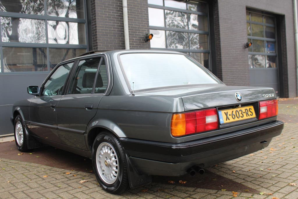 BMW 3 Serie 320i 6 Cilinder ORIGINELE STAAT! UNIEKE AUTO! NE, foto 6