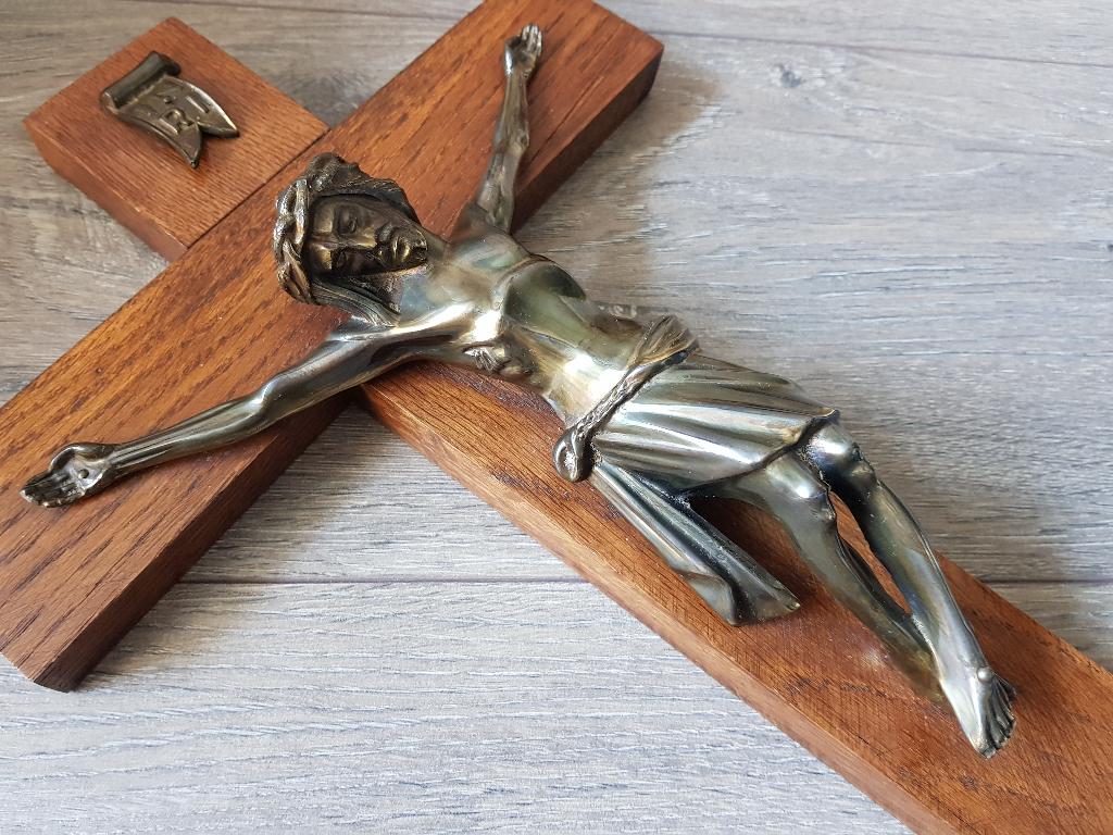 Eiken kruis met Jezus - figuur en tekst INRI, Ophalen of Verzenden, Zo goed als nieuw, Beeld(je), Christendom | Katholiek