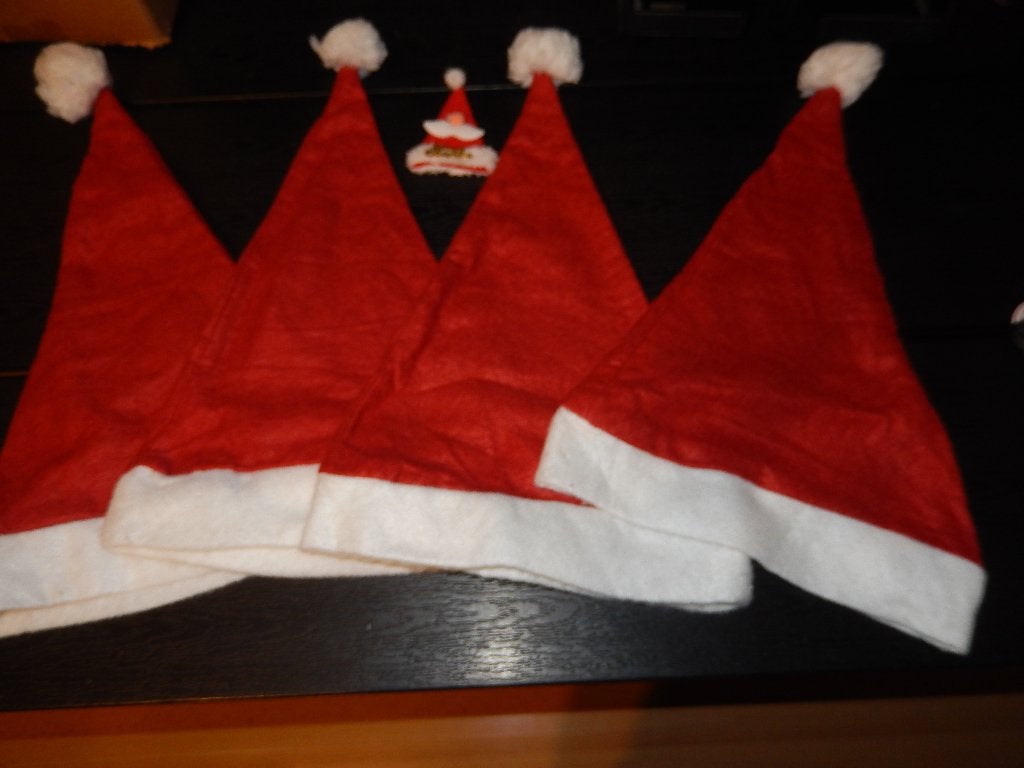 4 kerstmutsen + mini muts, Ophalen, Nieuw
