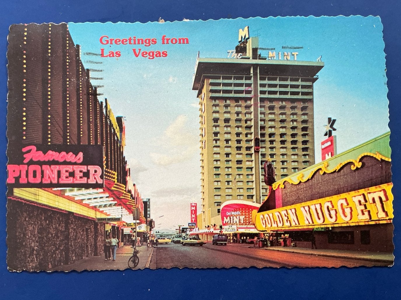 Oude Ansichtkaart Las Vegas 1980 - The Mint & Golden Nugg, Verzamelen, Ophalen of Verzenden, 1980 tot heden, Gelopen, Buiten Europa
