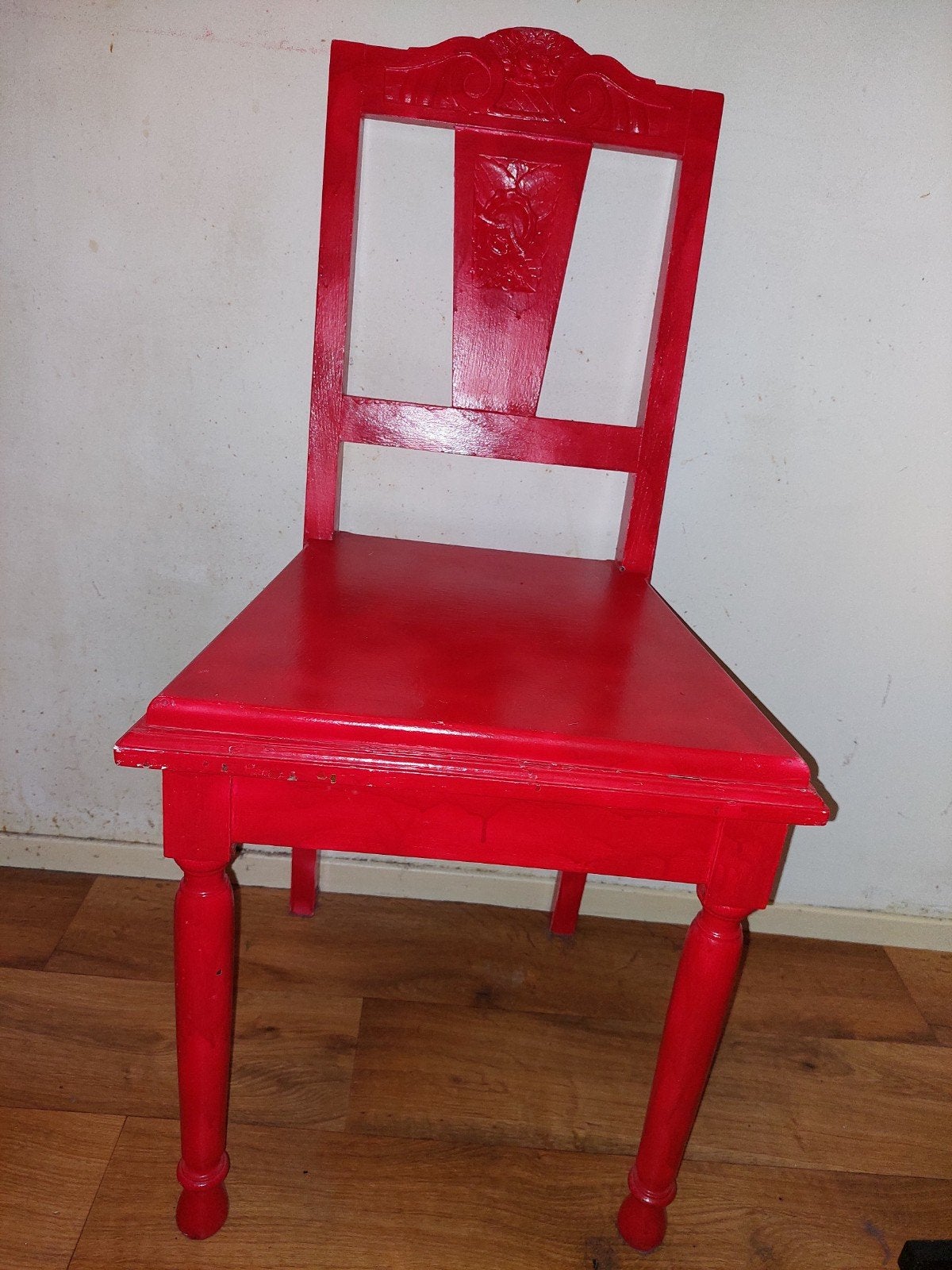 Set van 3 rode houten stoelen met snijwerk, Antiek en Kunst, Antiek | Meubels | Stoelen en Banken, Ophalen