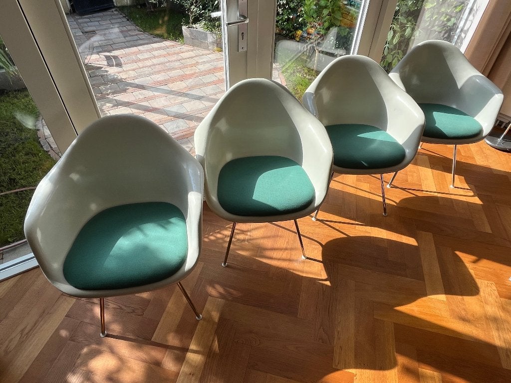 Vitra Herman Miller Eames DAX Fiberglass - set van 4!, Huis en Inrichting, Ophalen, Wit, Design, Vier