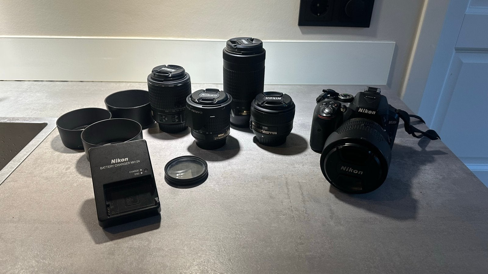 Nikon D5300 spiegelreflexcamera met 5 lenzen en accessoires, Ophalen, Spiegelreflex, Kantelbaar/draaibaar scherm, Zo goed als nieuw