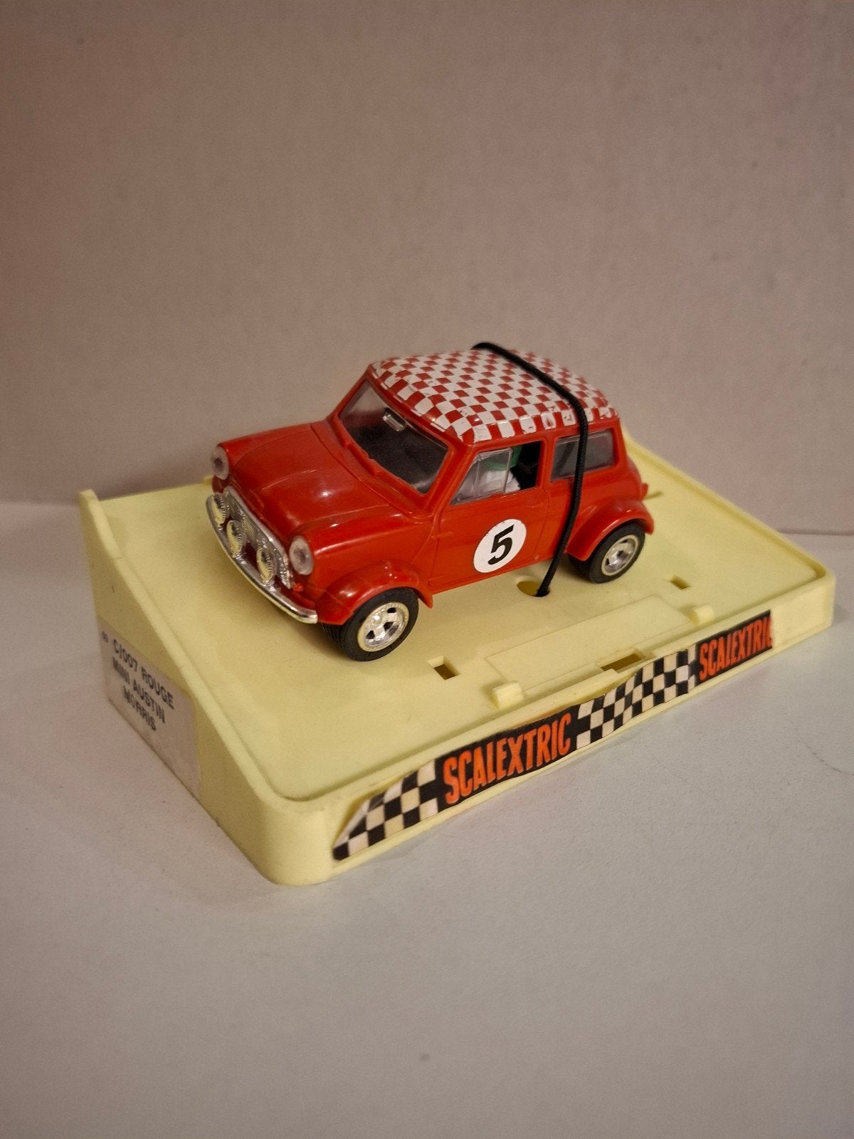 Scalextric C/007 Rouge Mini Austin Morris raceauto, Overige merken, Gebruikt, Auto, 1:32 tot 1:50