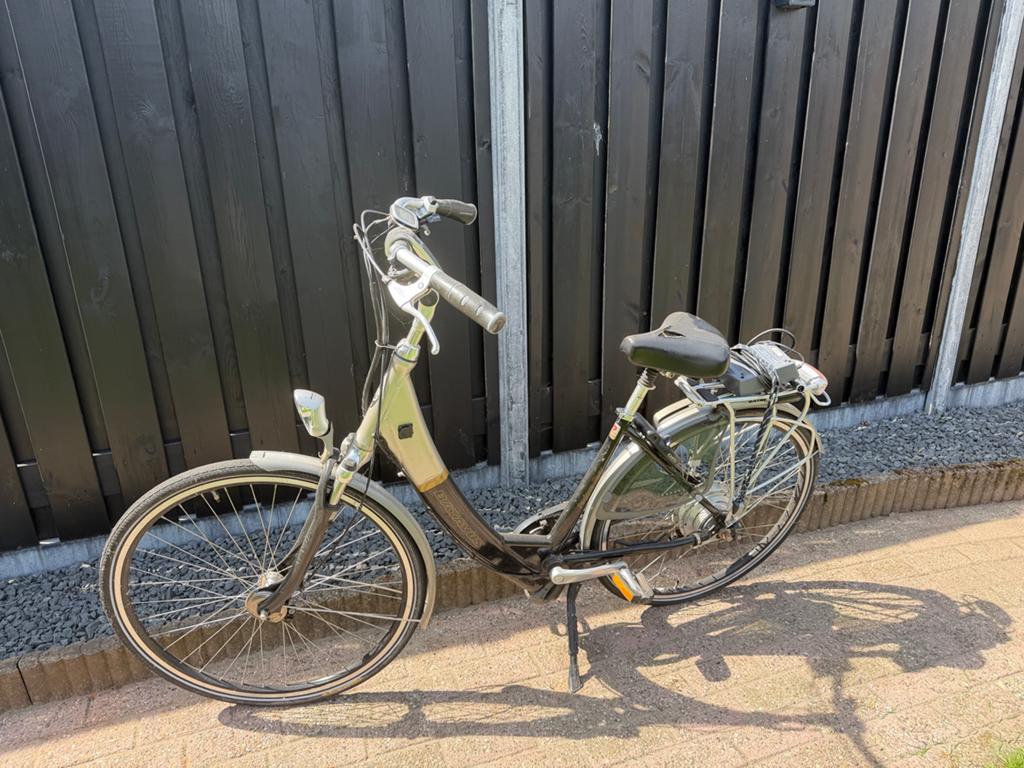 Batavus elektrische fiets kapotte accu, Fietsen en Brommers, Ophalen, Gebruikt, Minder dan 30 km per accu, Batavus
