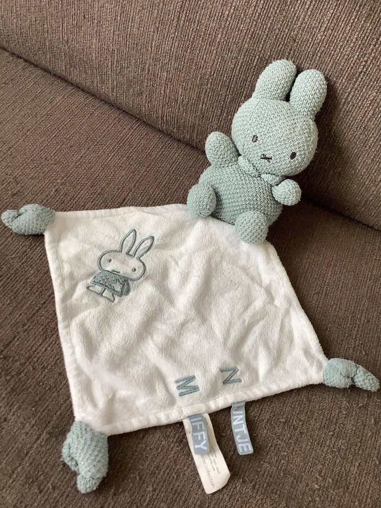 Nijntje miffy tiamo wit knuffeldoekje lapje met grijs 4,- , Ophalen of Verzenden, Zo goed als nieuw, Konijn