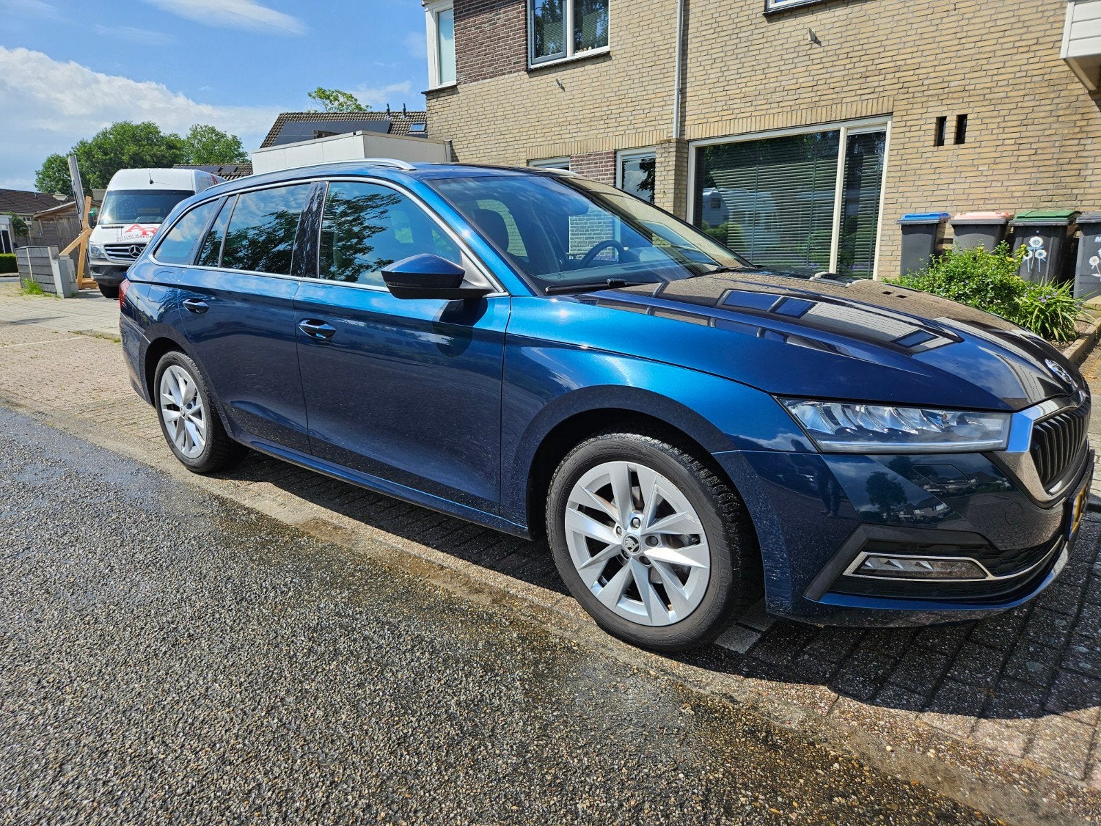 Skoda Octavia 1.0 TSI  Business Edition plus Blauw alcantara, Auto's, Skoda, Voorwielaandrijving, Blauw, Alcantara, Origineel Nederlands