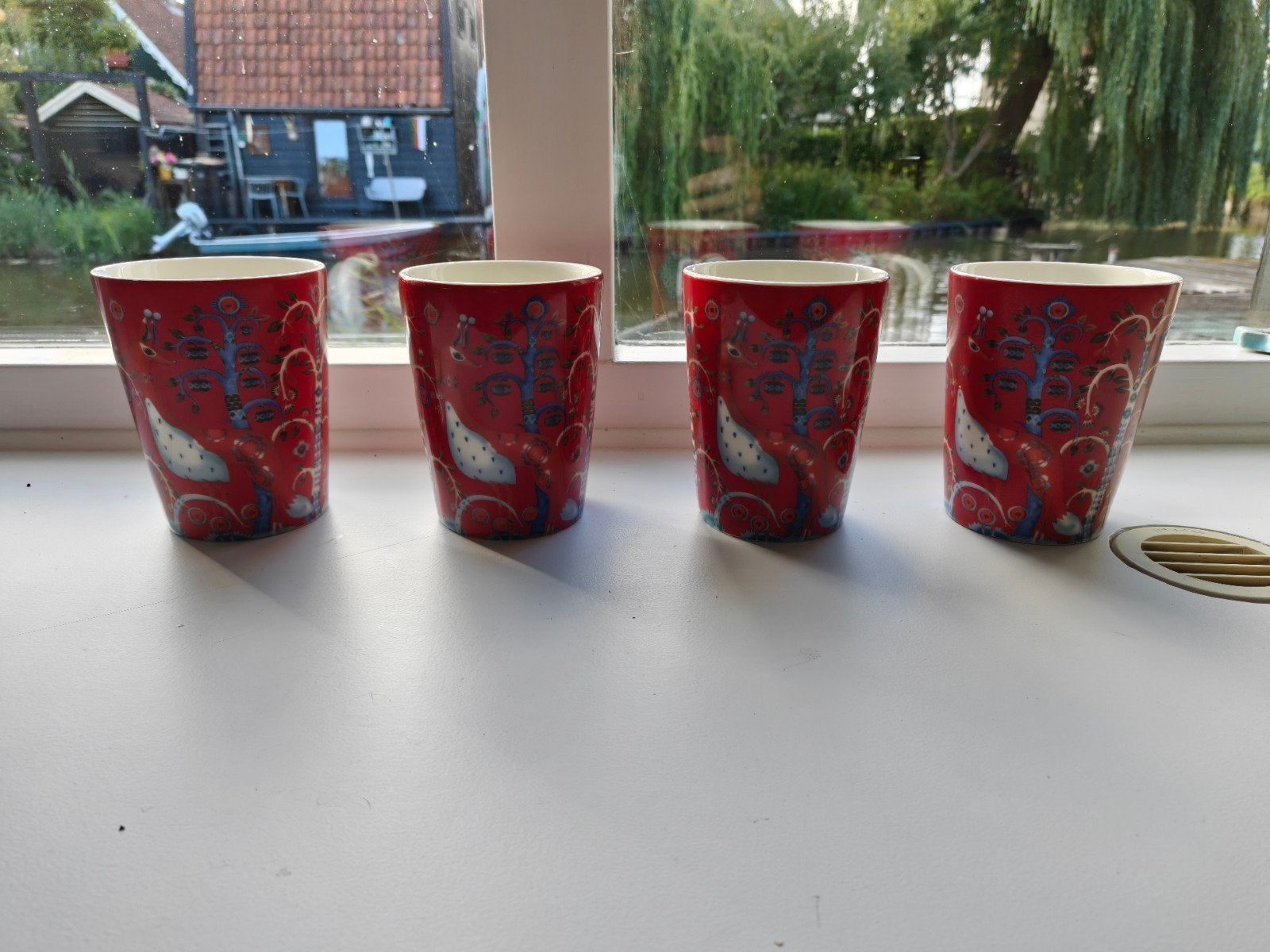Iittala Taika Rood Servies - Compleet en Puntgaaf, Overige merken, Ophalen of Verzenden, Zo goed als nieuw, Overige stijlen