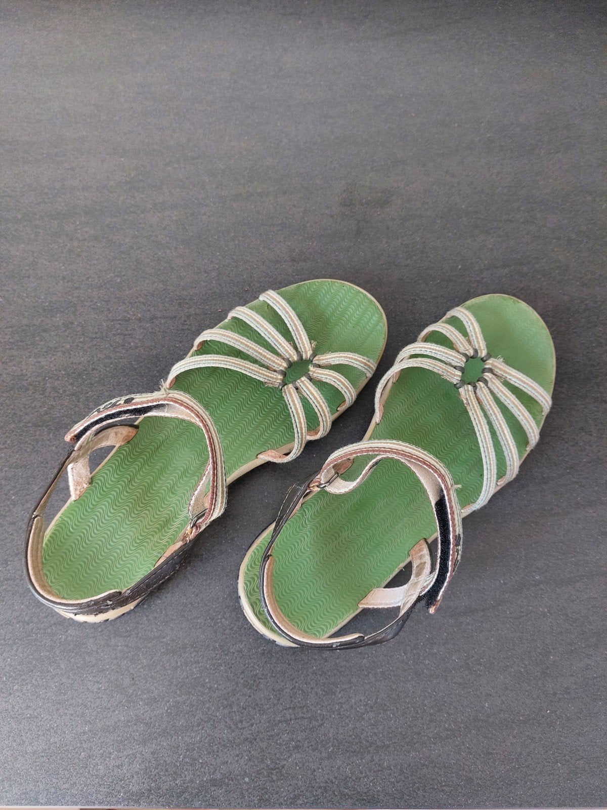 Teva sandalen, maat 39/40, groen/beige gestreept, Kleding | Dames, Schoenen, Ophalen, Sandalen of Muiltjes, Teva, Gedragen