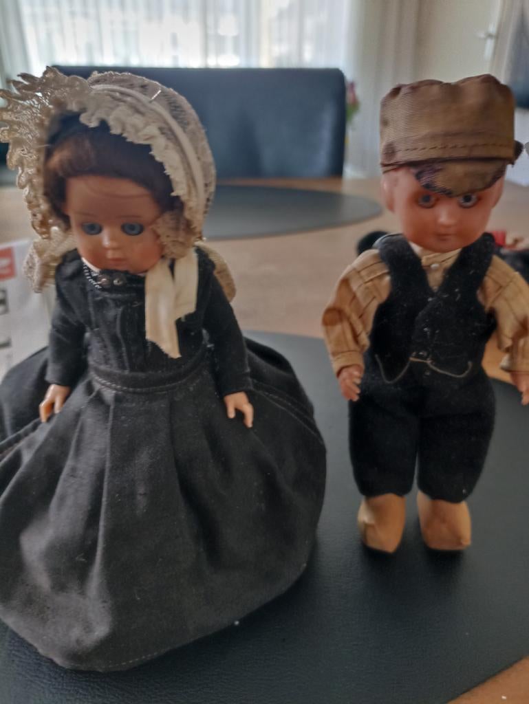 Oude poppetjes in klederdracht: man en vrouw, Ophalen of Verzenden, Gebruikt, Pop