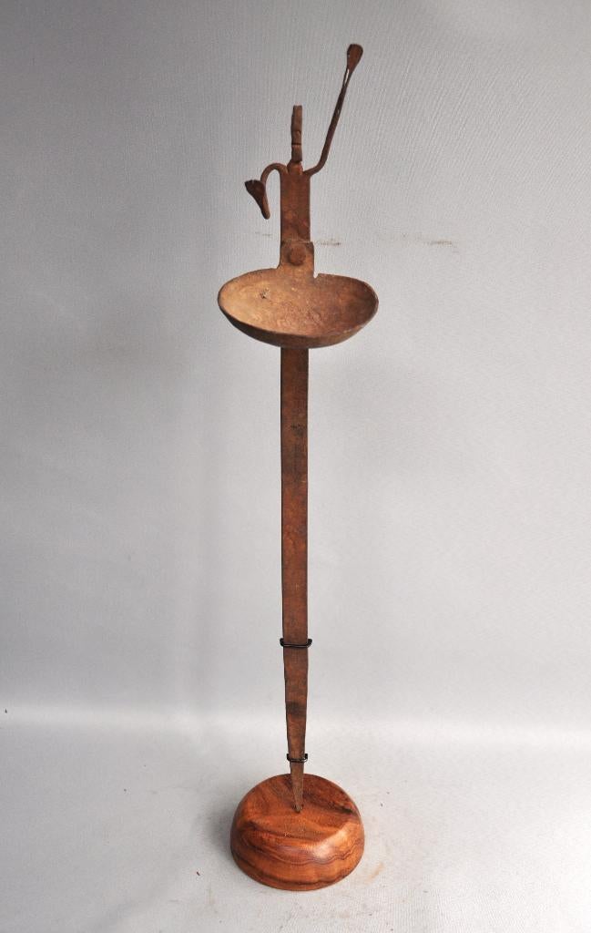 Fer Noir, ijzeren olielamp op standaard, DOGON, Mali, Antiek en Kunst, Kunst | Niet-Westerse kunst, Ophalen of Verzenden