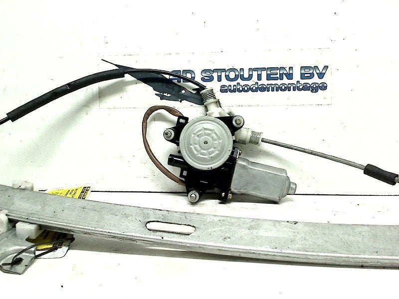 Raammechaniek Elek Rechts Voor + MOTOR Premacy 2000, Gebruikt, Hitdorfer Straße 73, Leverkusen 51371, , Duitsland, Mazda, Info@mazda.de