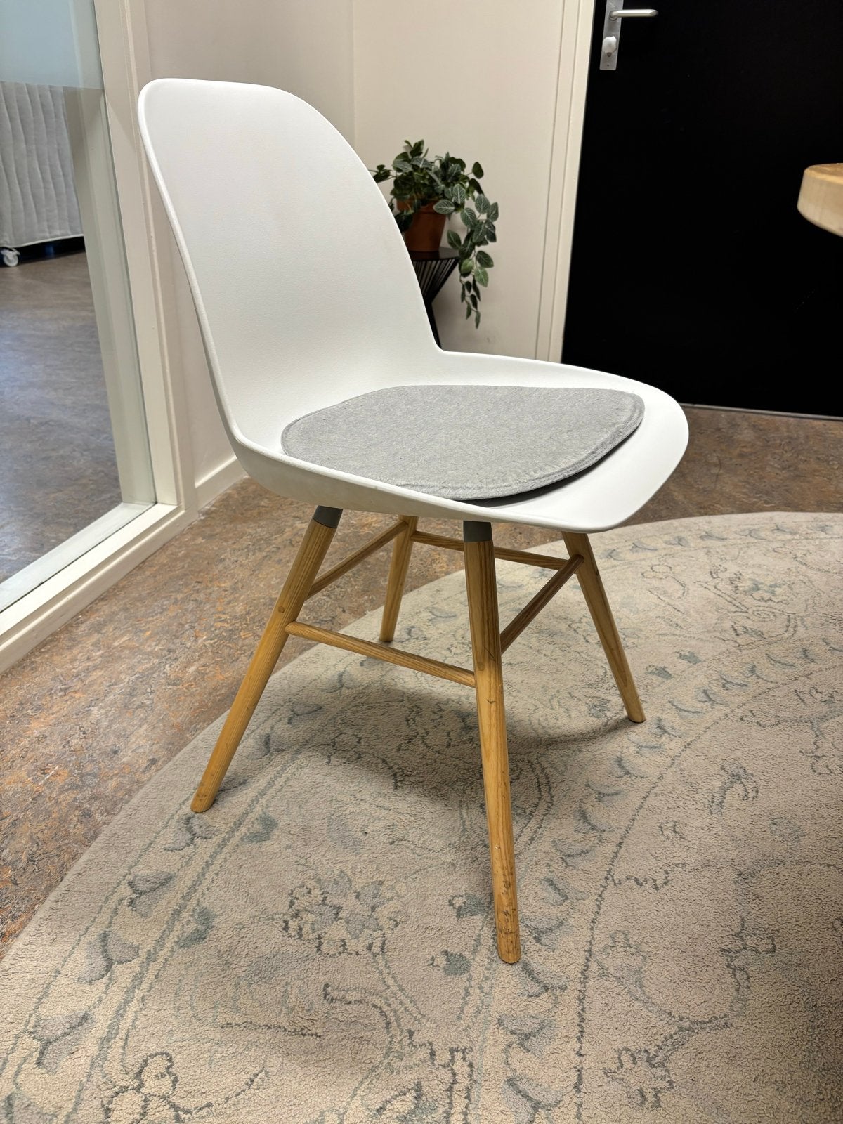 Zuiver Albert Kuip eetkamerstoel - white (2 stuks), Huis en Inrichting, Stoelen, Ophalen of Verzenden, Wit