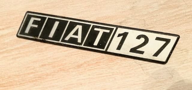 FIAT 127   oldtimer  logo merk embleem, Ophalen of Verzenden, Gebruikt, Auto's