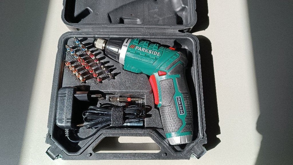 schroefmachine, Ophalen, Variabele snelheid, Minder dan 400 watt, Zo goed als nieuw