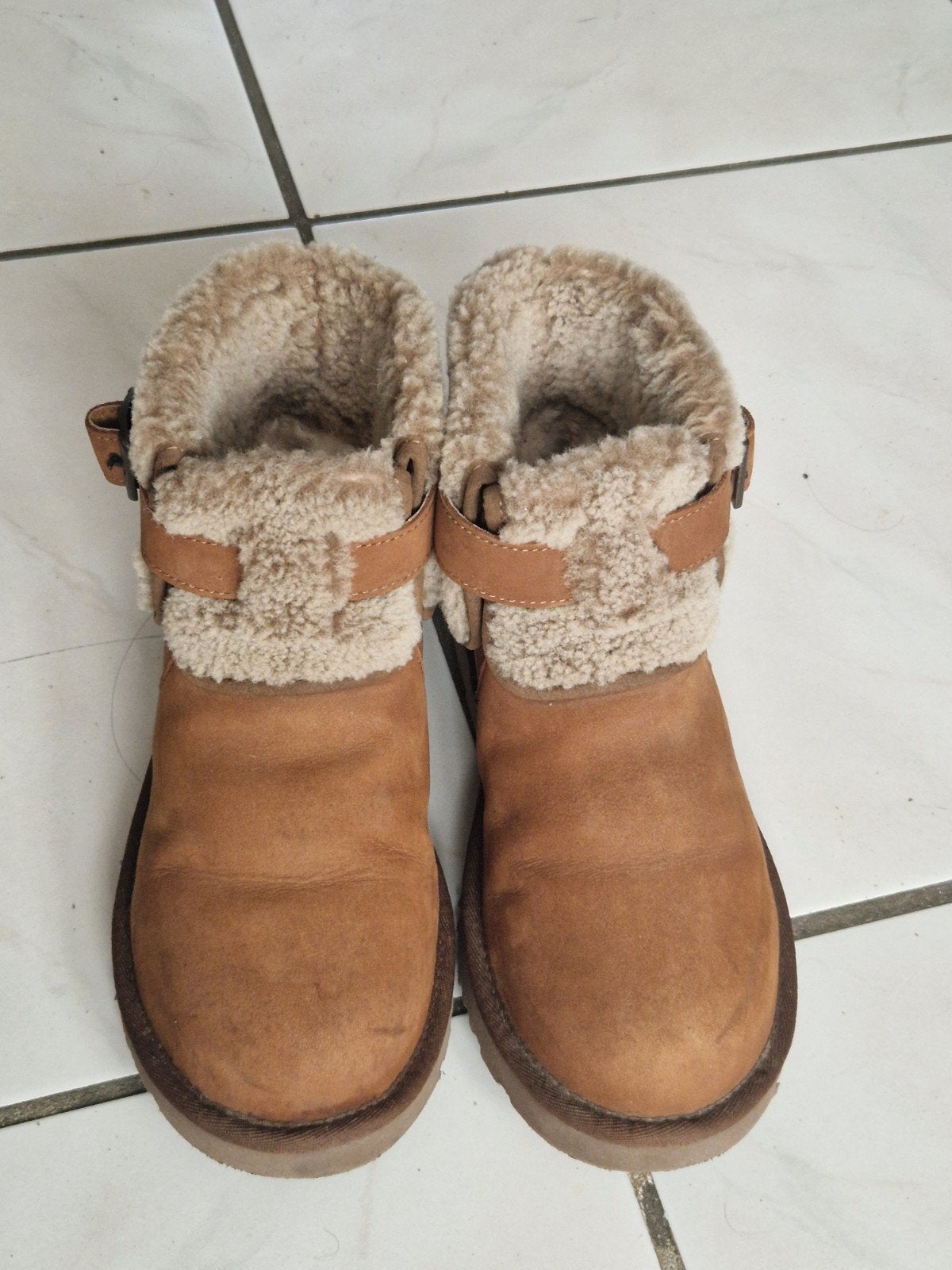 Uggs laarzen maat 38 - Zo goed als nieuw, UGG, Bruin, Lage of Enkellaarzen, Ophalen of Verzenden