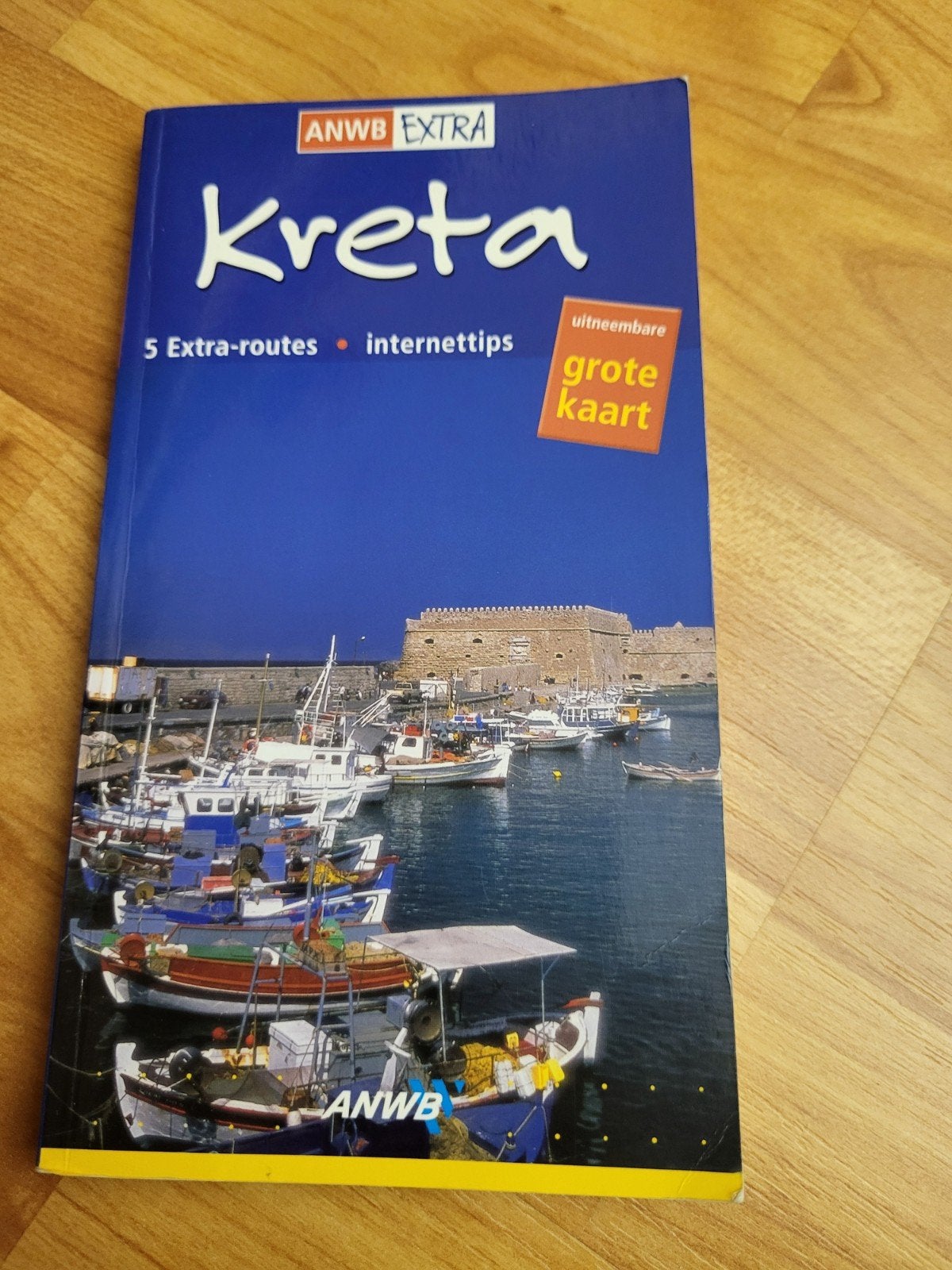 N. Varelas - Kreta, Europa, Ophalen of Verzenden, Zo goed als nieuw, Reisgids of -boek