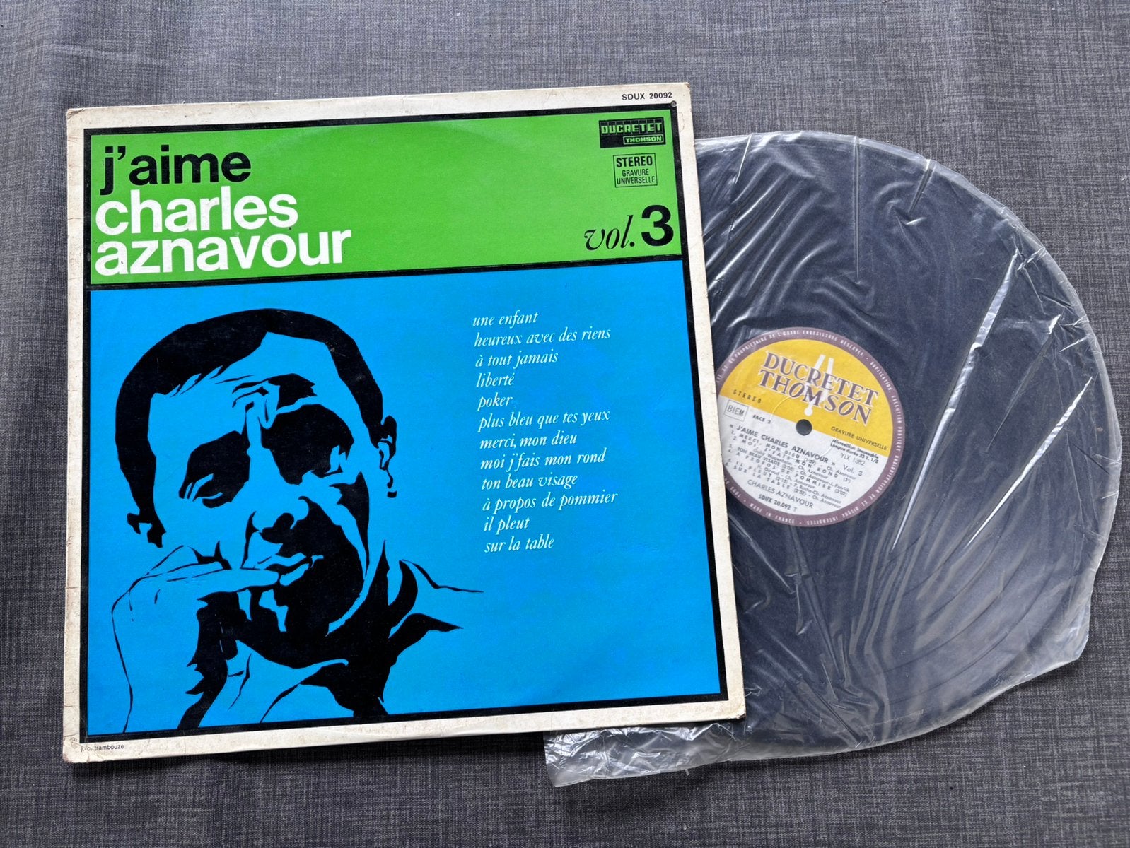 Charles Aznavour J’aime, Ophalen of Verzenden, Zo goed als nieuw, 12 inch