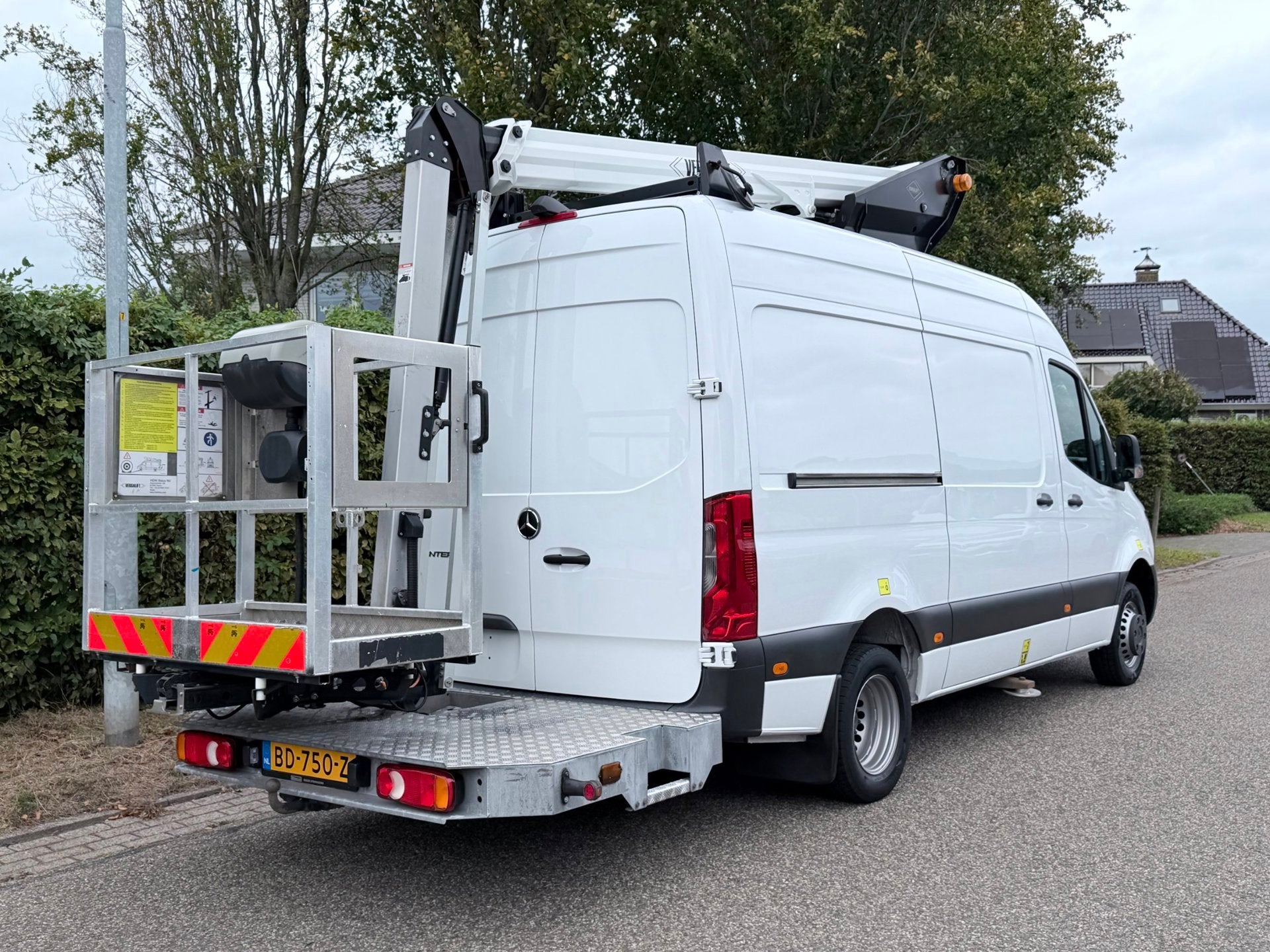 Mercedes-Benz Sprinter 516 L2H2 | Versalift VTL-145-F, Auto's, Achterwielaandrijving, Bedrijf, 2 stoelen, Geïmporteerd
