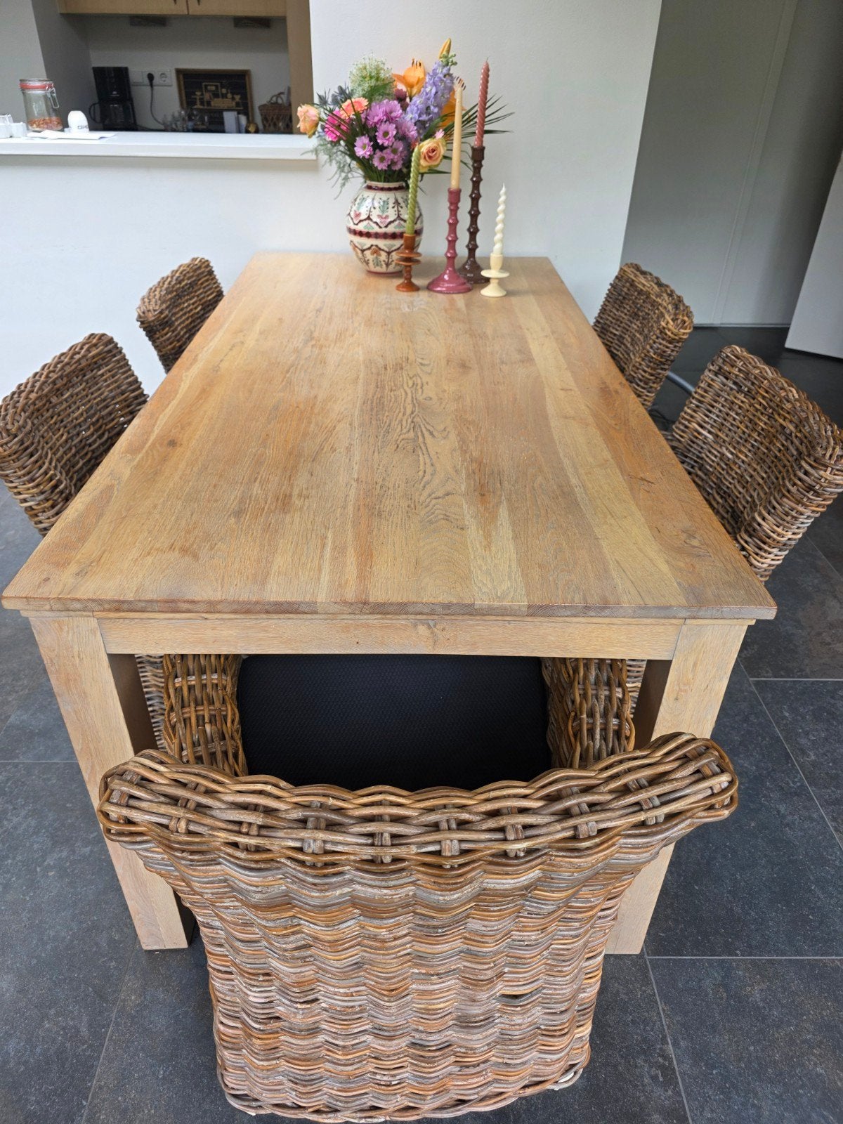Eiken eettafel met 6 rotan stoelen, Huis en Inrichting, Stoelen, Ophalen, Gebruikt, Bruin, Landelijk, Robuust