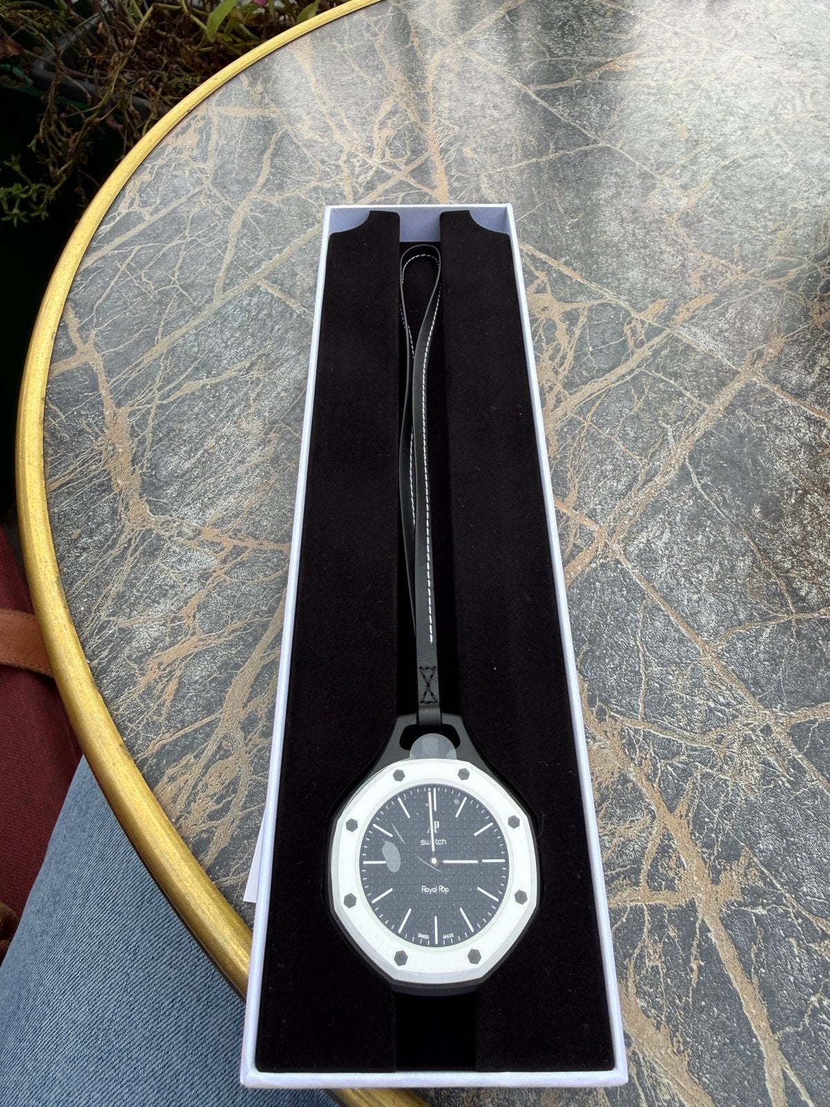 Royal Pop AP x Swatch – Ocho Negro (bon + garantie), Sieraden, Tassen en Uiterlijk, Ophalen, Swatch, Nieuw, Kunststof